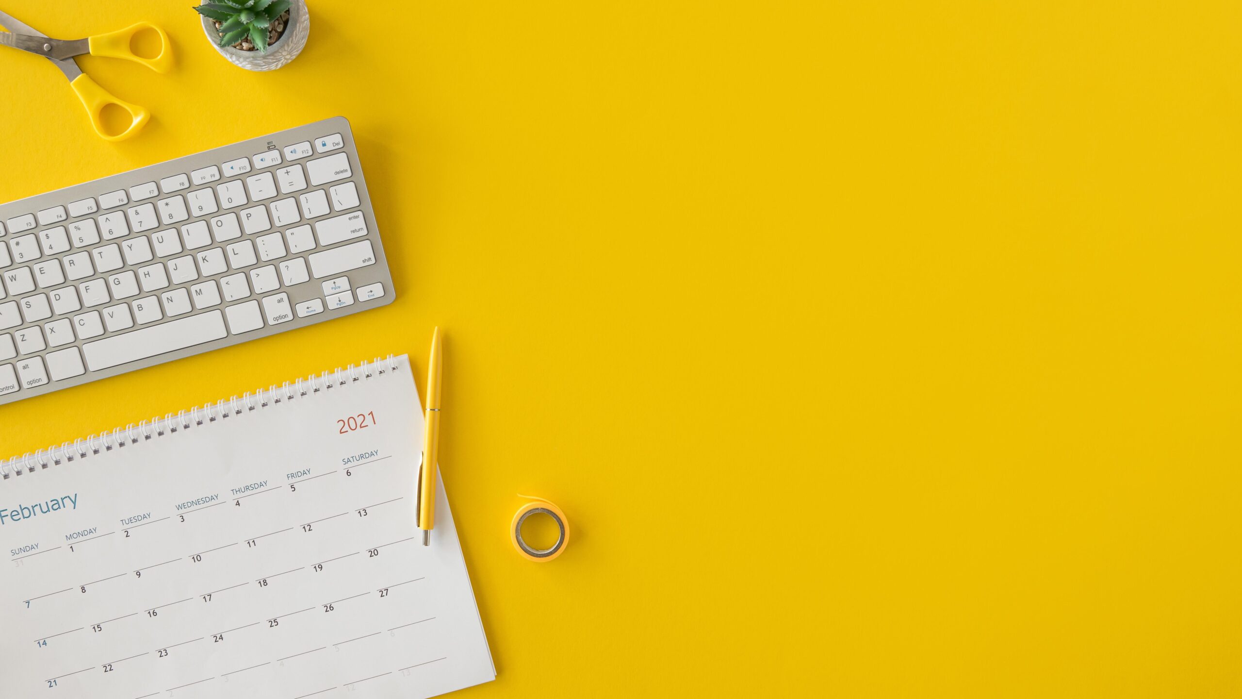 imagen decorativa de un calendario con un teclado